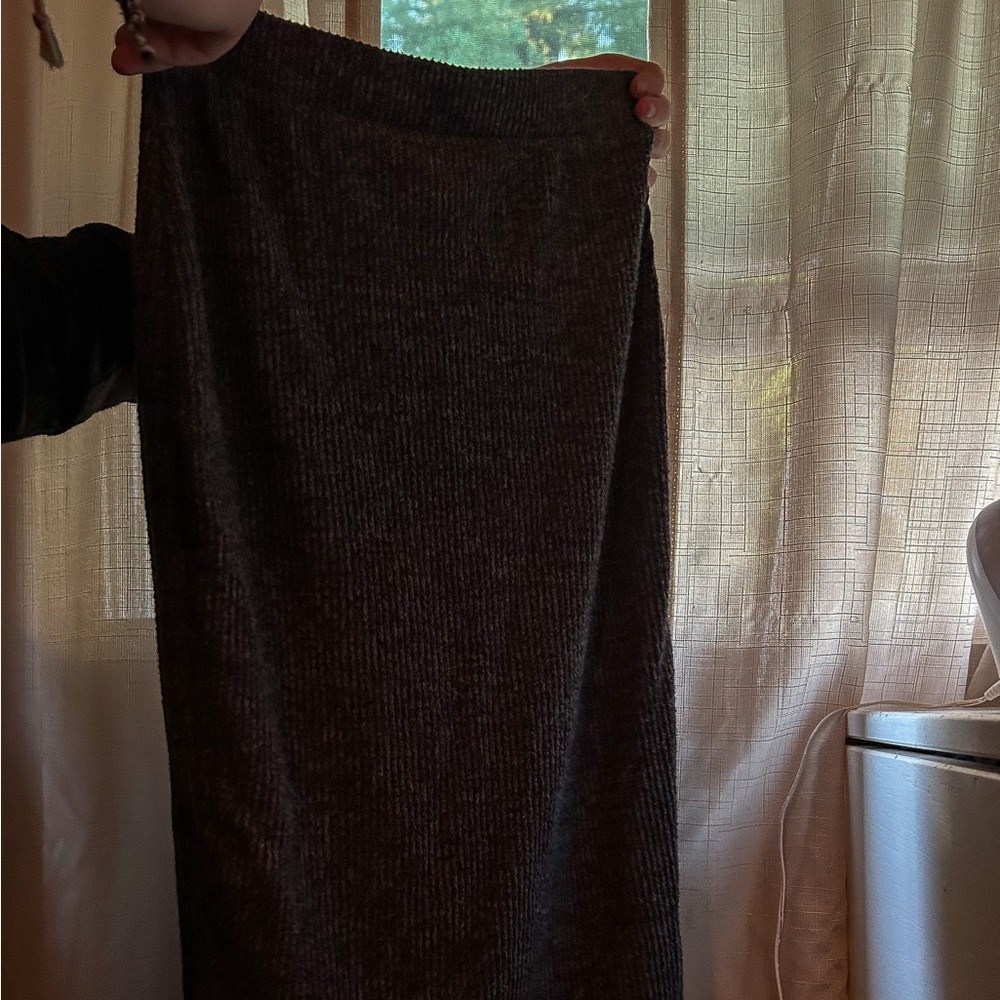 XS GREY SWEATER SKIRT